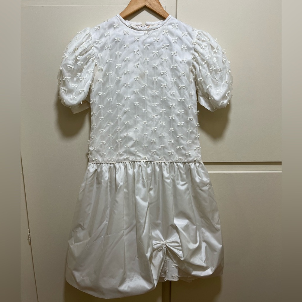 Vintage bridal bow puff sleeve dress